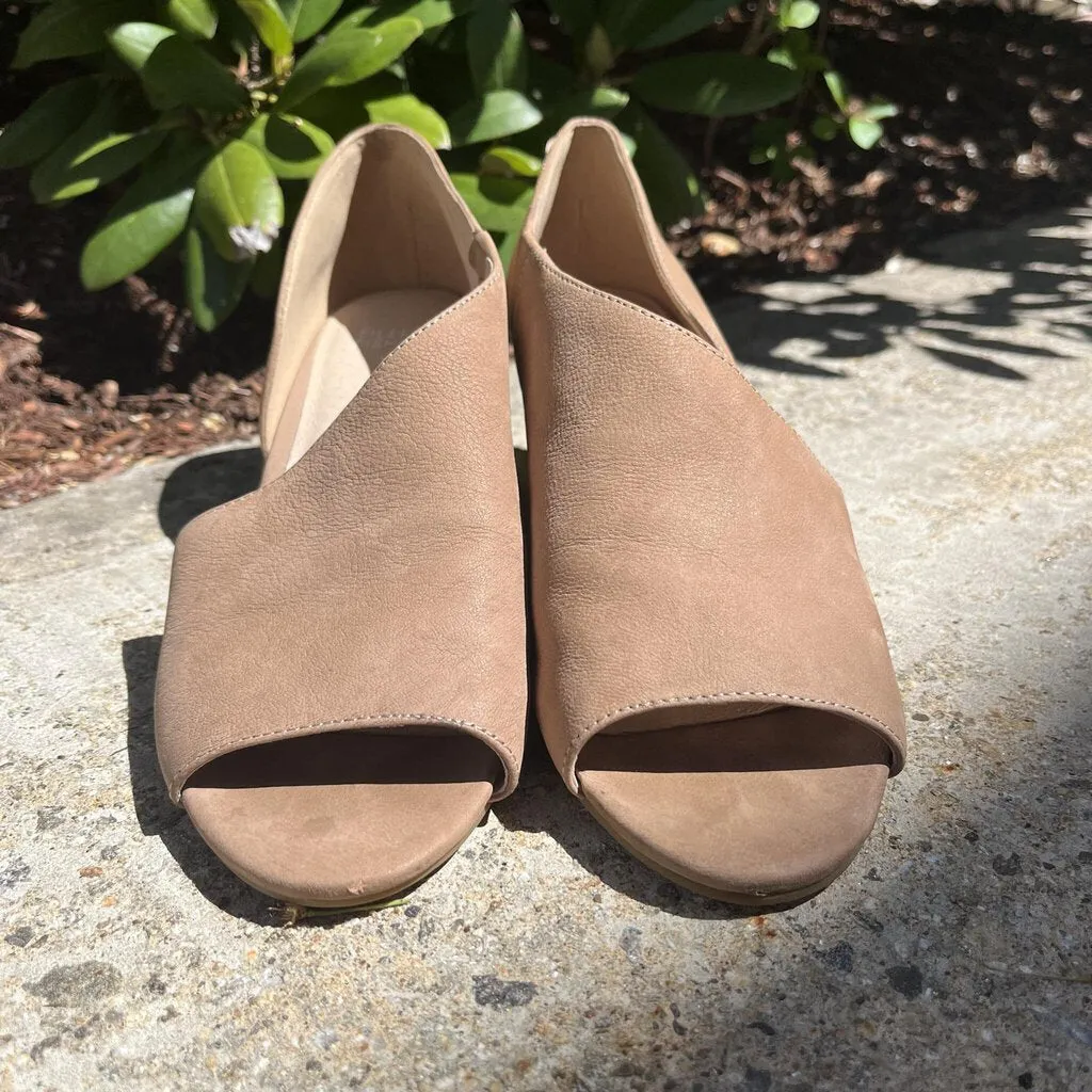 Eileen Fisher New Mango Leather Cork Sandals - Size 9