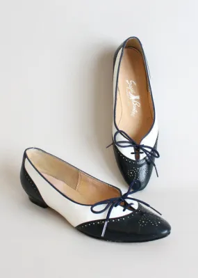 Vintage 1960s Navy & White Oxford Spectator Flats Size 7